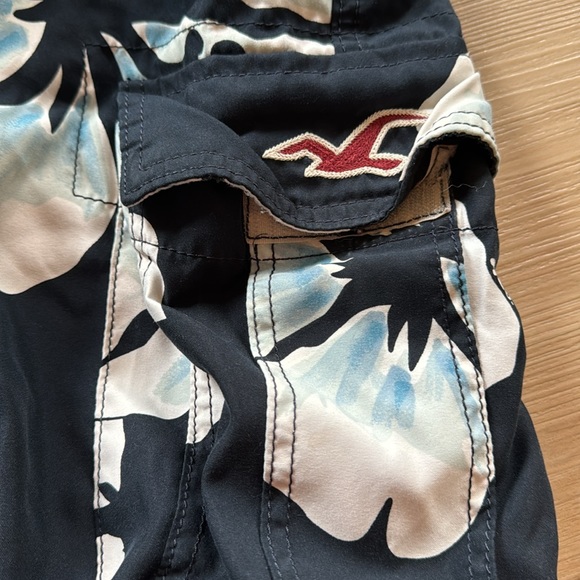 Mens Hollister Swim Board Shorts 32 floral design - Picture 4 of 4